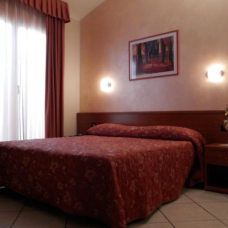 Hotel Stazione Livorno Bagian luar foto