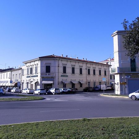 Hotel Stazione Livorno Bagian luar foto
