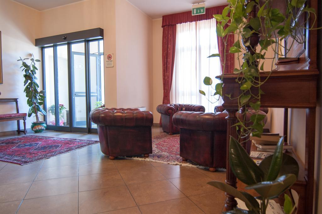 Hotel Stazione Livorno Bagian luar foto