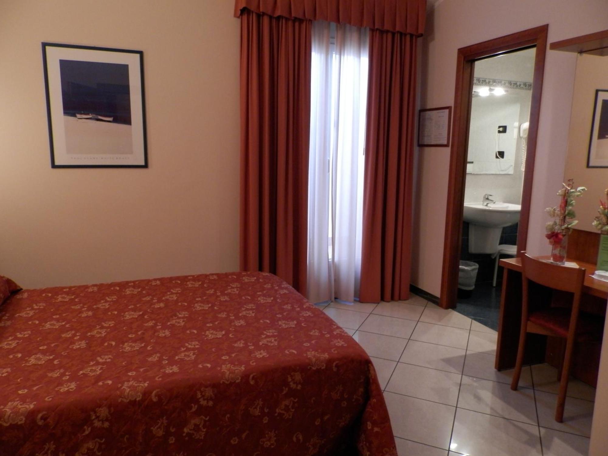 Hotel Stazione Livorno Bagian luar foto