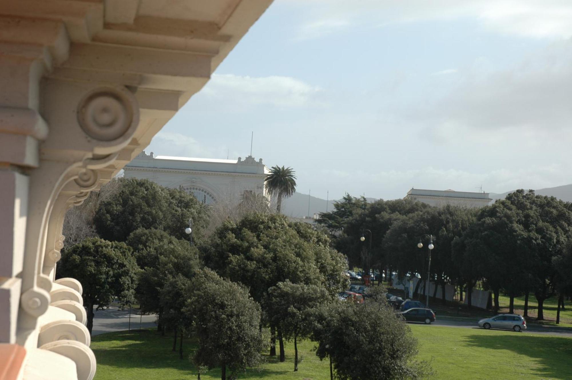 Hotel Stazione Livorno Bagian luar foto