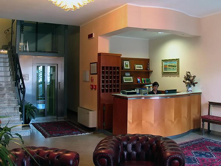 Hotel Stazione Livorno Bagian luar foto