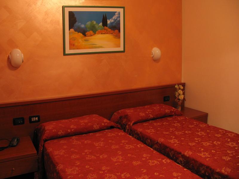 Hotel Stazione Livorno Bagian luar foto