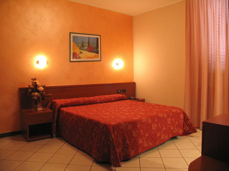 Hotel Stazione Livorno Bagian luar foto